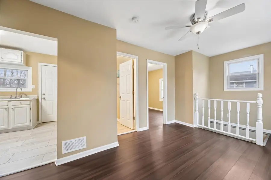 557 Howard Avenue, Aurora, IL 60506 - #2