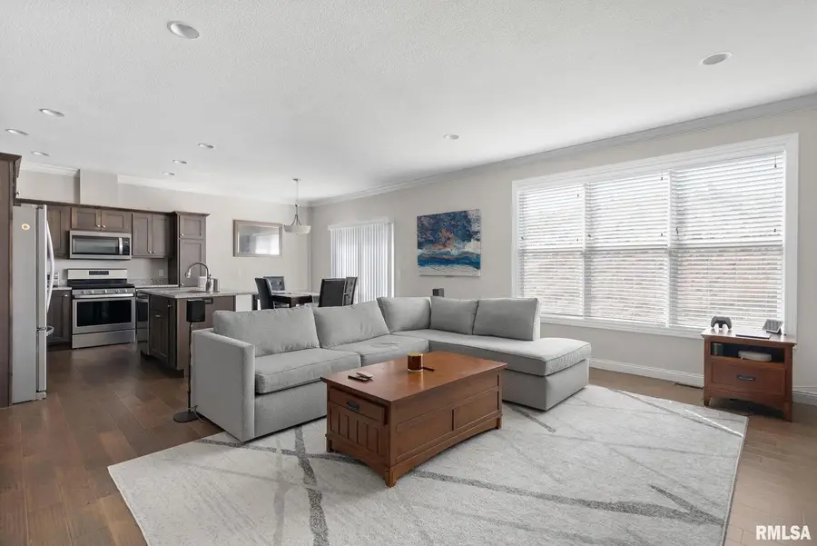 4434 W Slate Creek Drive, Bettendorf, IA 52722 - #2