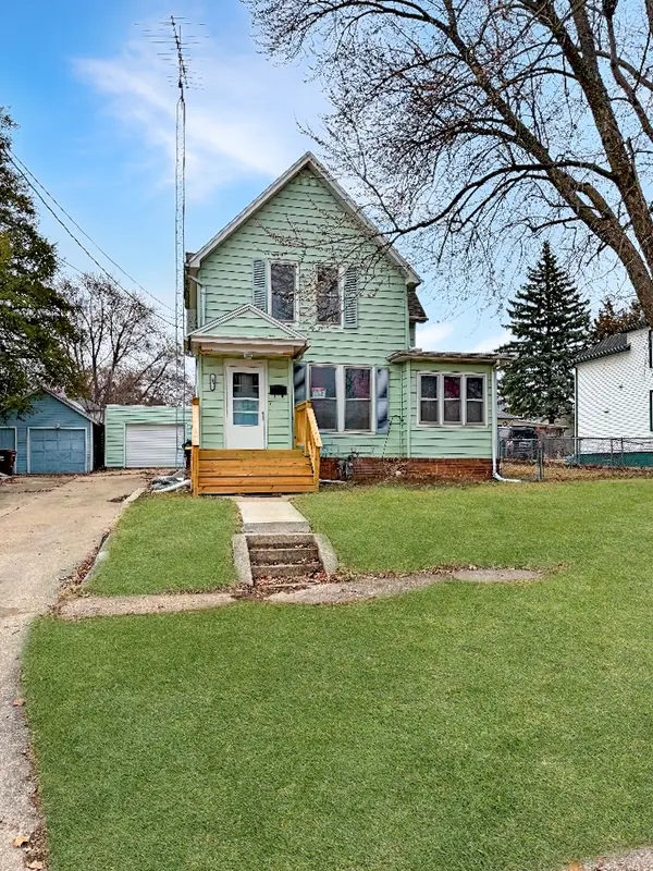 1607 S Highland Avenue, Freeport, IL 61032