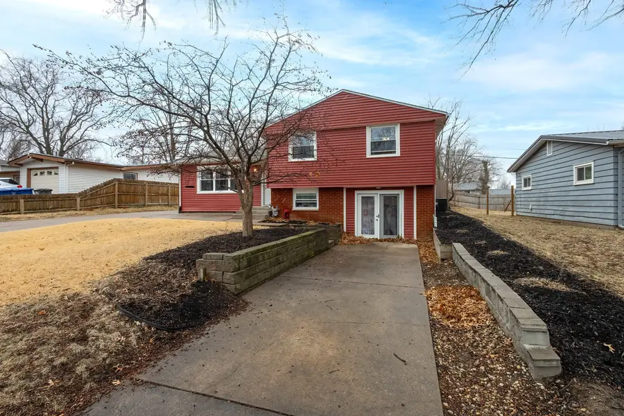 1446 Lakewood Drive, Bettendorf, IA 52722 - #2