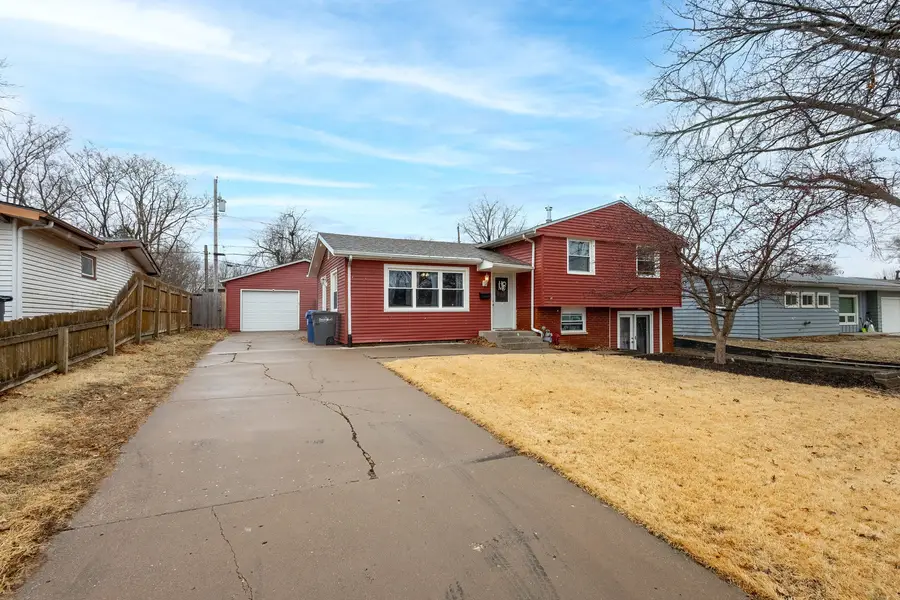 1446 Lakewood Drive, Bettendorf, IA 52722 - #3