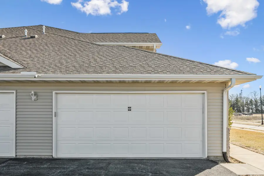 420 E Franklin Street #101, Eldridge, IA 52748 - #3