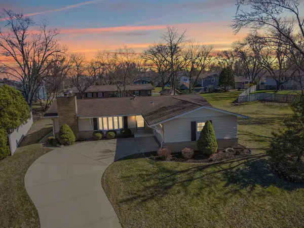 618 Crescent Drive, Downers Grove, IL 60516