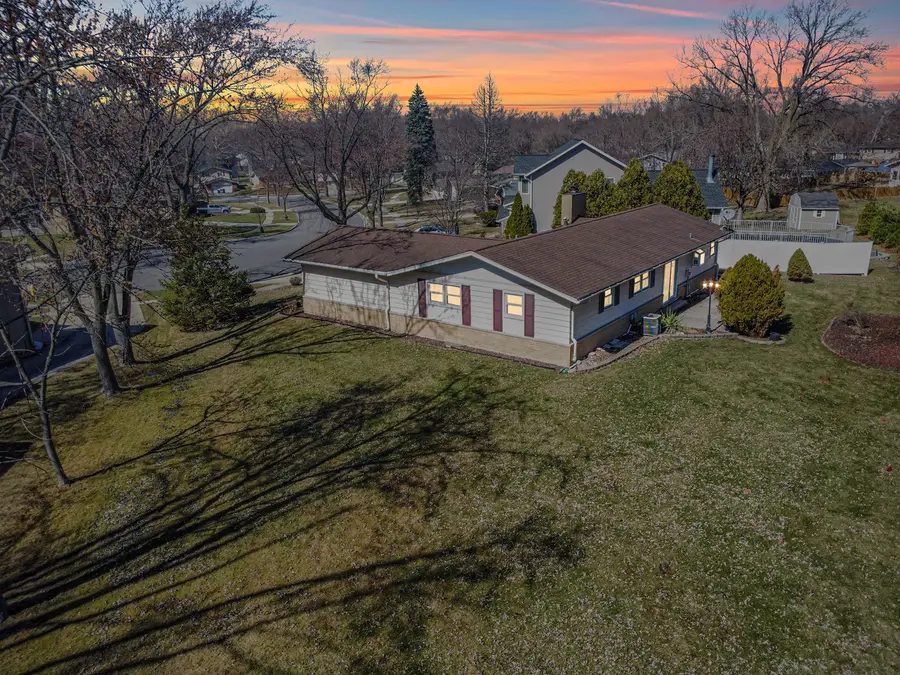 618 Crescent Drive, Downers Grove, IL 60516 - #2