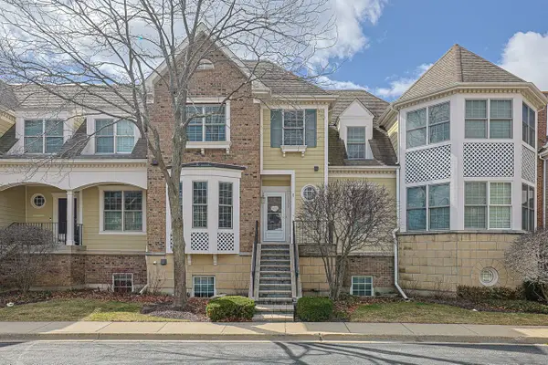 1909 Lynn Circle, Libertyville, IL 60048