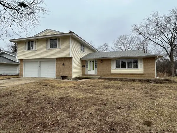 235 Quincy Court, Schaumburg, IL 60193