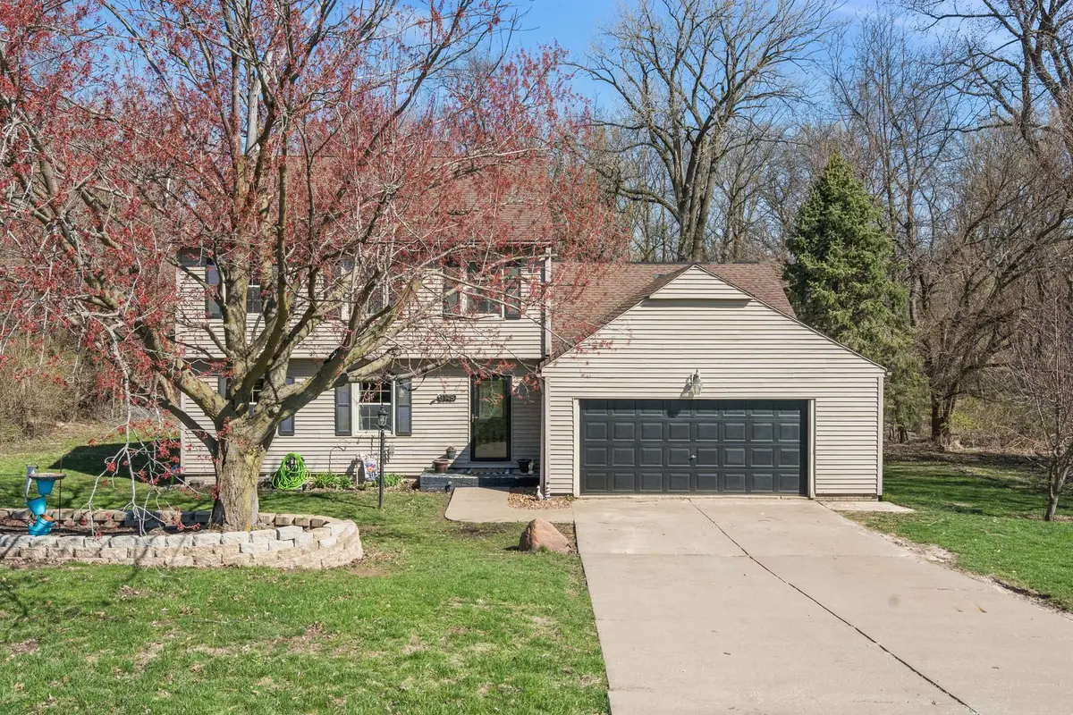 3148 Lincoln Way, Clinton, IA 52372 - #1