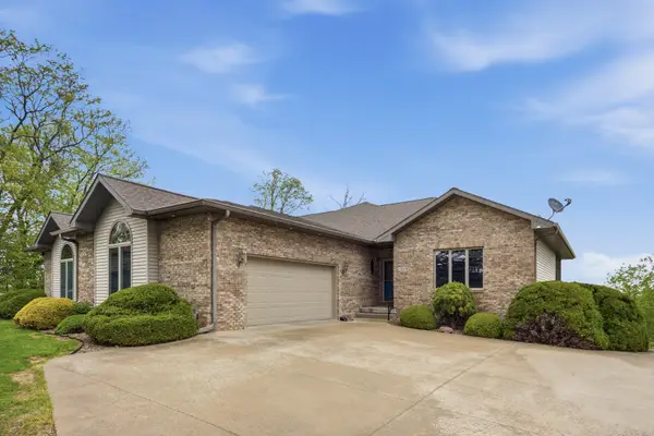 1009 Melody Hills, Fulton, IL 61252