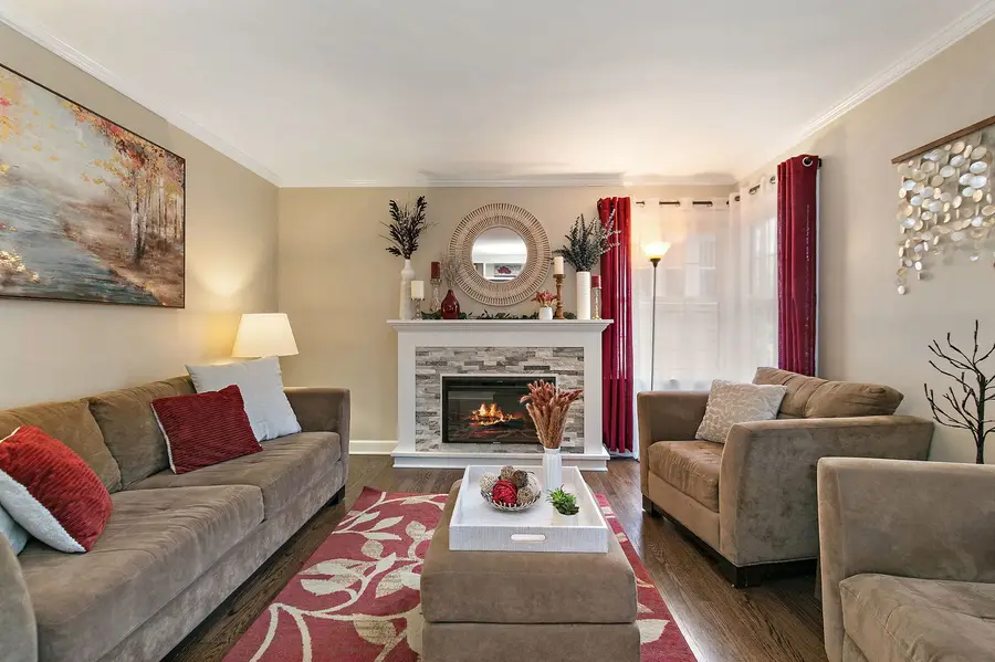 115 N Hager Avenue, Barrington, IL 60010 - #3