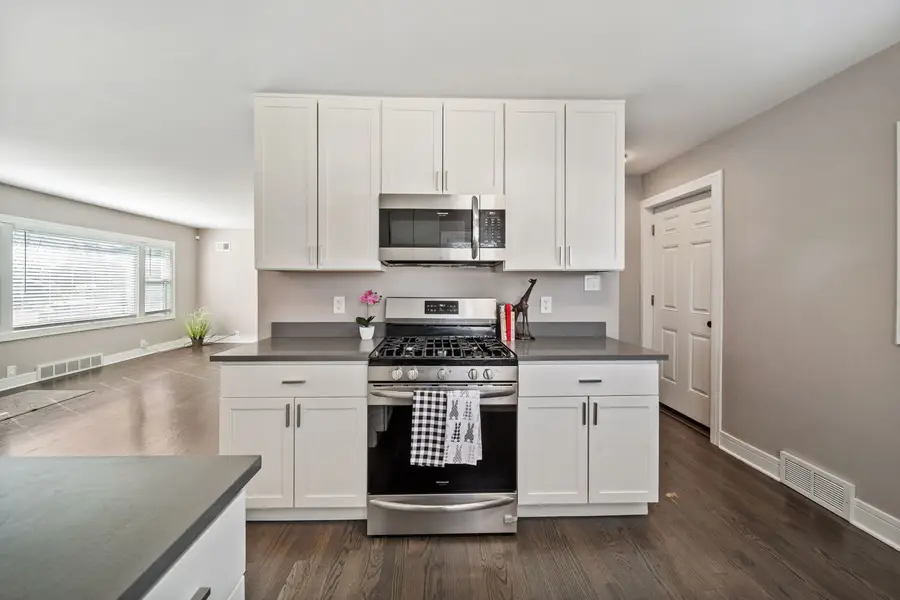 1S336 Buttercup Lane, Villa Park, IL 60181 - #3