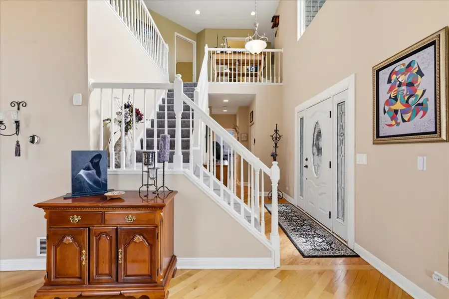 334 S Clearview Circle, Round Lake, IL 60073 - #2