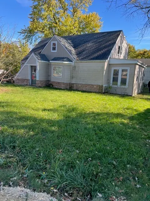 325 E Lake Shore Drive, Round Lake Park, IL 60073