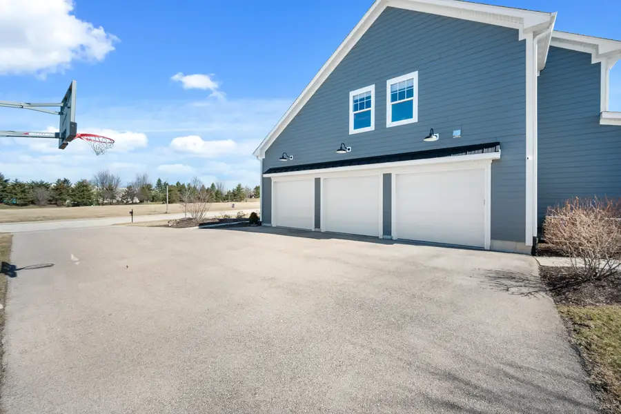 210 Whittemore Drive, Sycamore, IL 60178 - #3