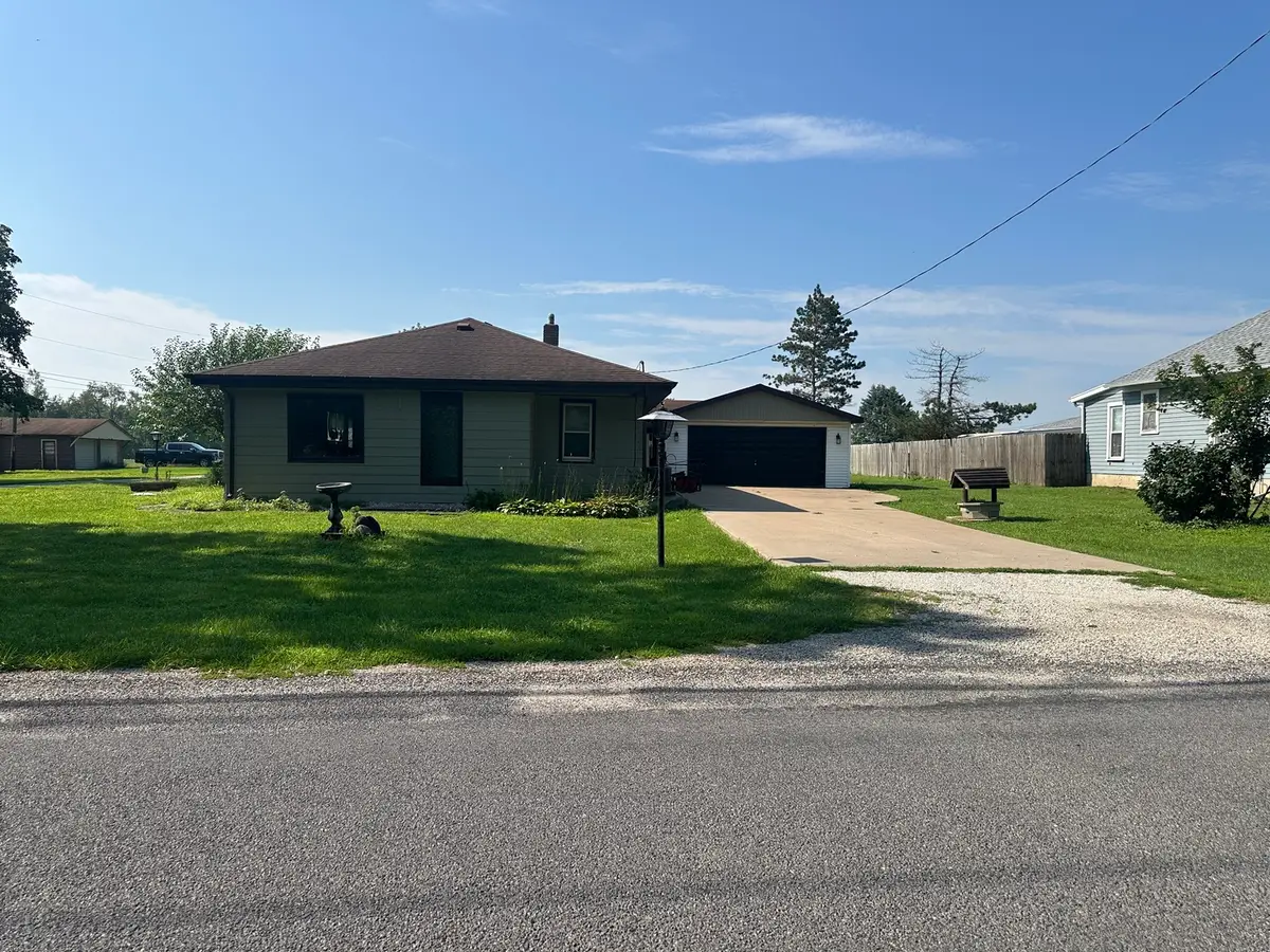 415 W Livingston Road, Streator, IL 61364 - #1