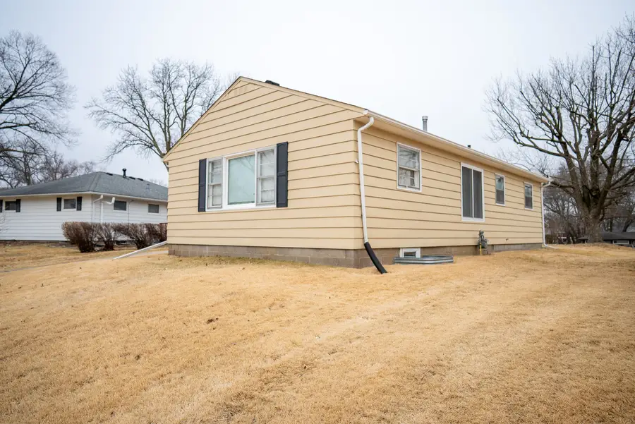 2550 26th Street, Rock Island, IL 61201 - #2