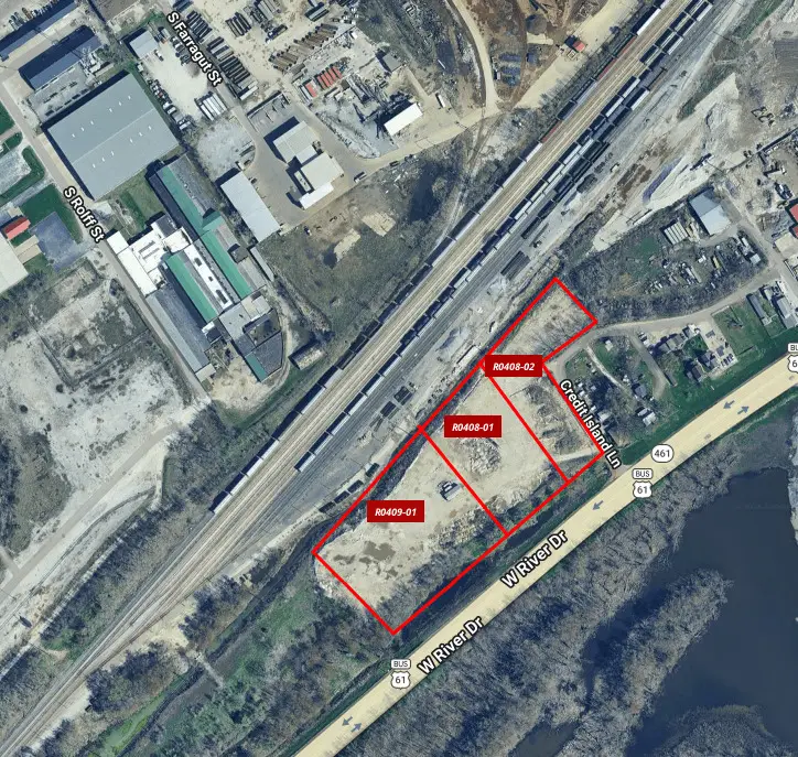 2400 W River Drive, Davenport, IA 52804 - #1