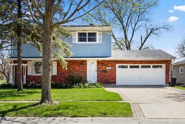 203 Fairview Drive, St. Charles, IL 60174