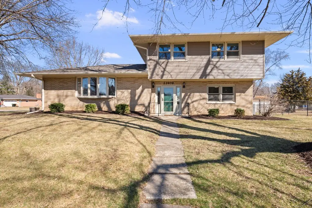 23409 96th Avenue N, Port Byron, IL 61275 - #1