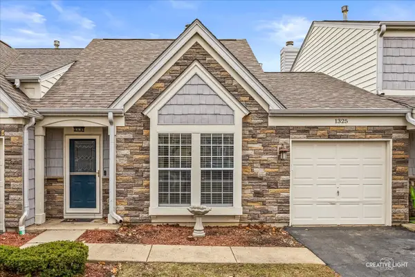 1325 Gloucester Circle, Carol Stream, IL 60188