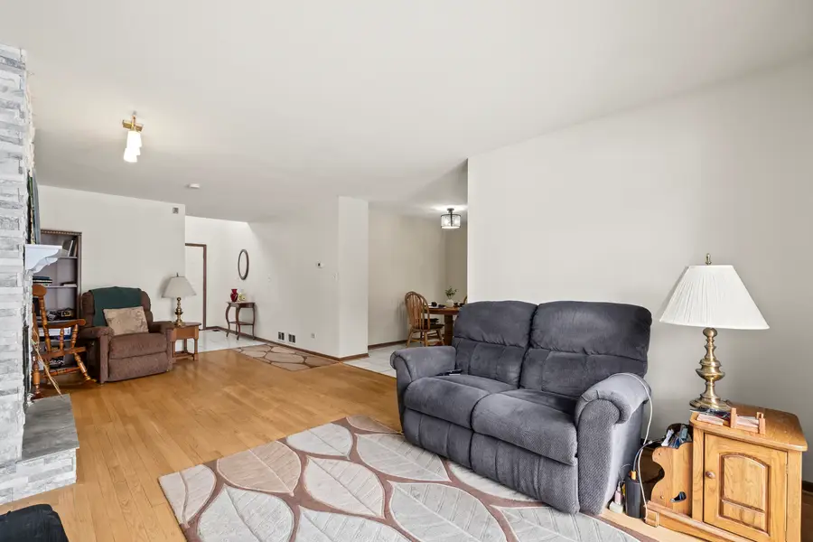 11031 S 84th Avenue, Palos Hills, IL 60465 - #3