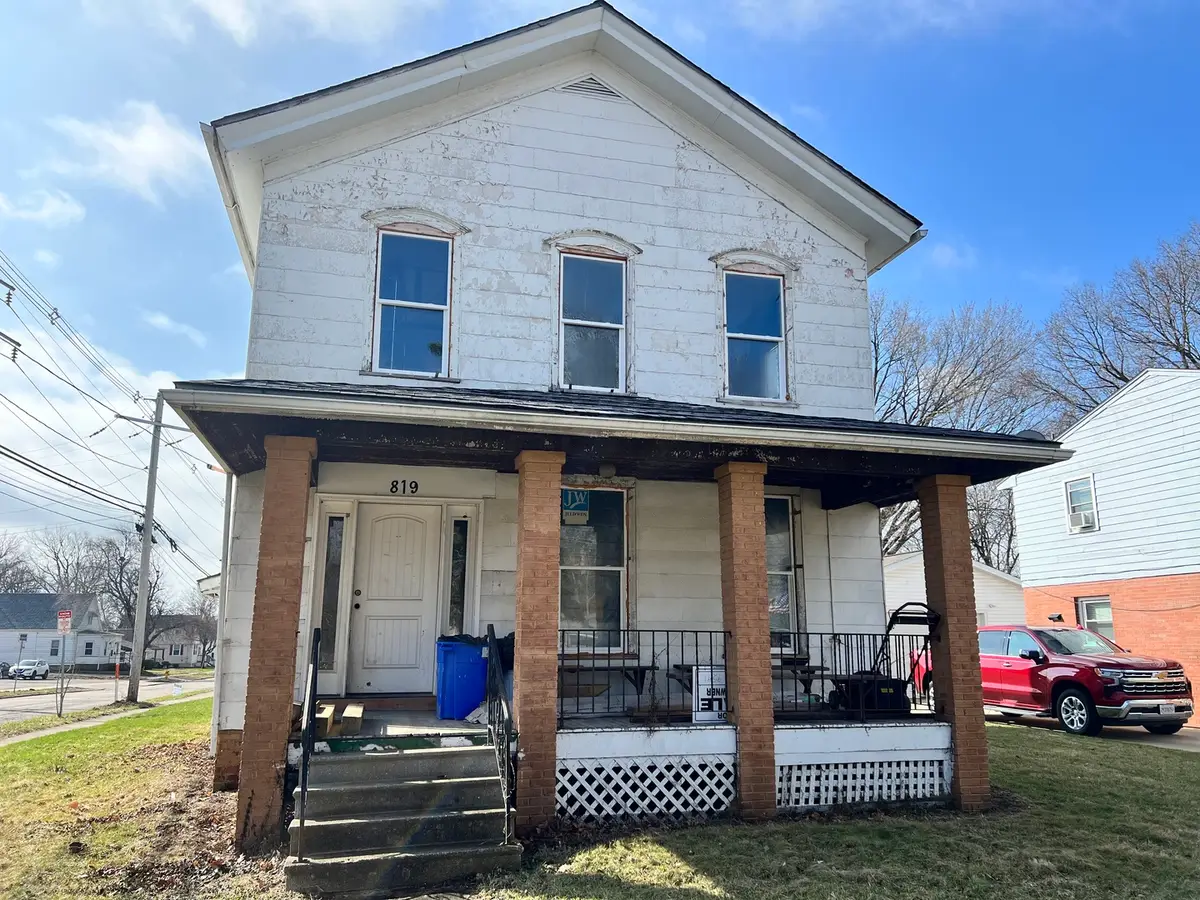 819 Bell Street, Bloomington, IL 61701 - #1