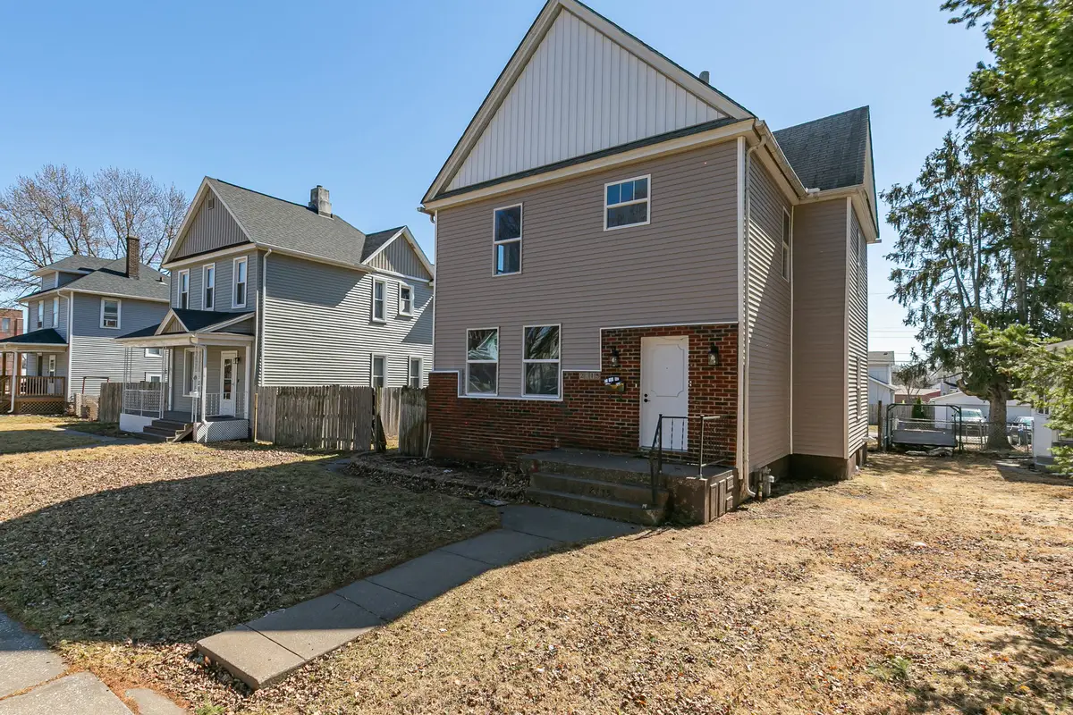 2015 W 5th Street, Davenport, IA 52802 - #1