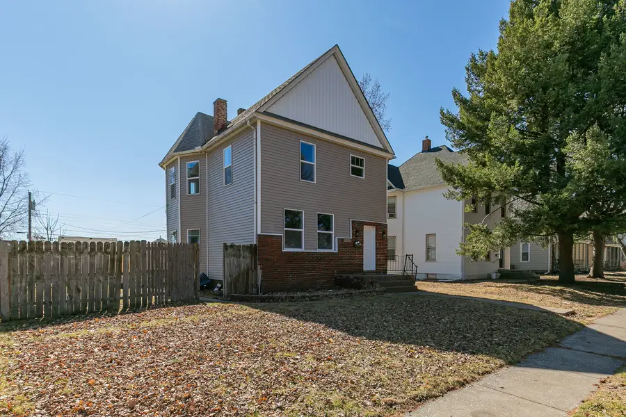 2015 W 5th Street, Davenport, IA 52802 - #2