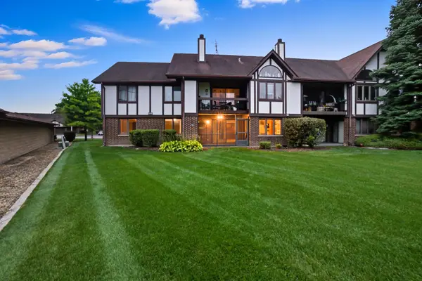 6740 180th Street #1E, Tinley Park, IL 60477