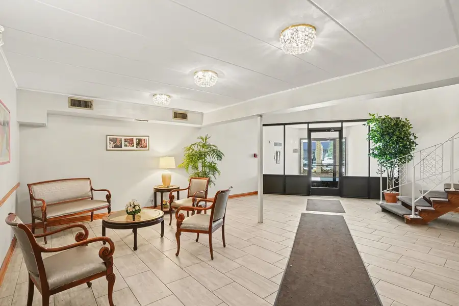 9820 S Pulaski Road #307, Oak Lawn, IL 60453 - #3