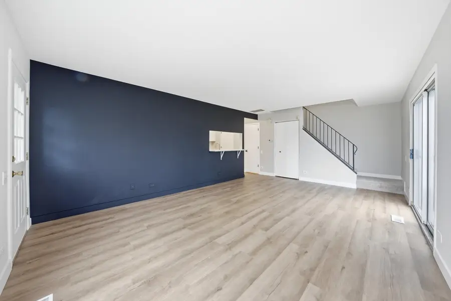 402 Trenton Court, Aurora, IL 60504 - #3