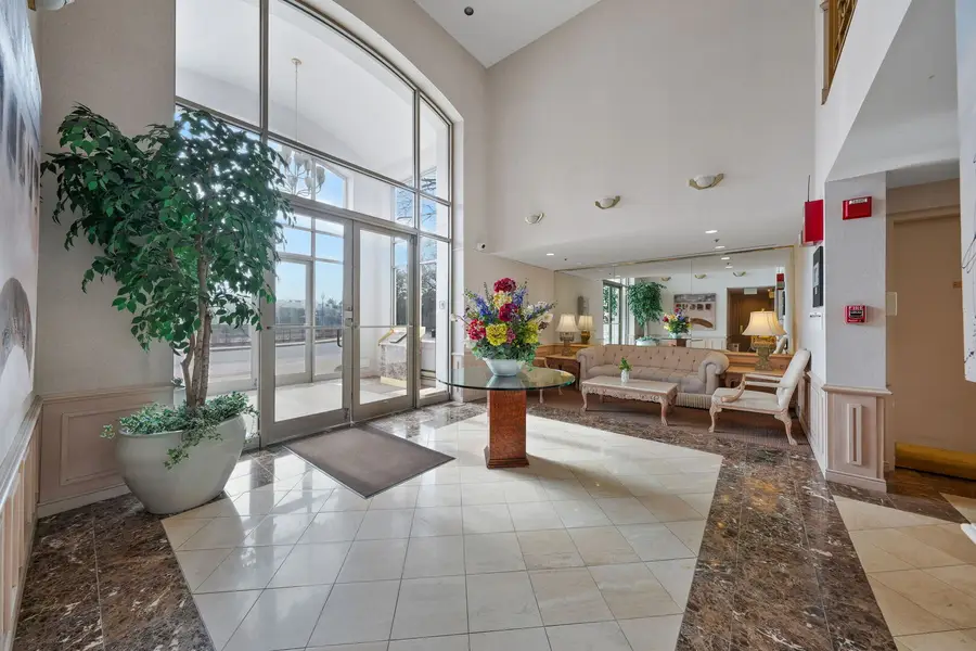 451 Town Place Circle #203, Buffalo Grove, IL 60089 - #2