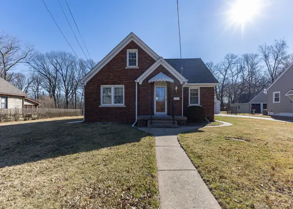 2200 10th Street, East Moline, IL 61244