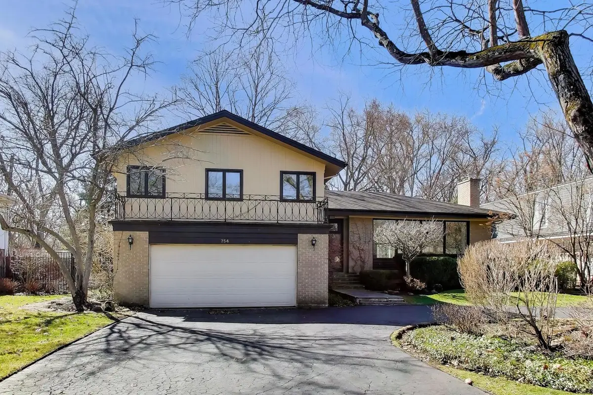 754 Woodridge Lane, Glencoe, IL 60022 - #1