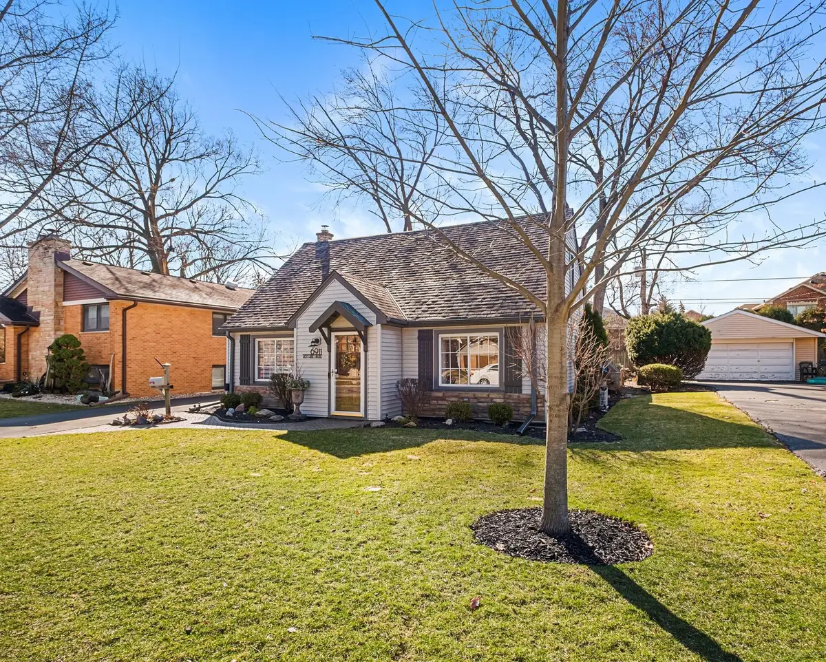 6911 W Fargo Avenue, Niles, IL 60714 - #1