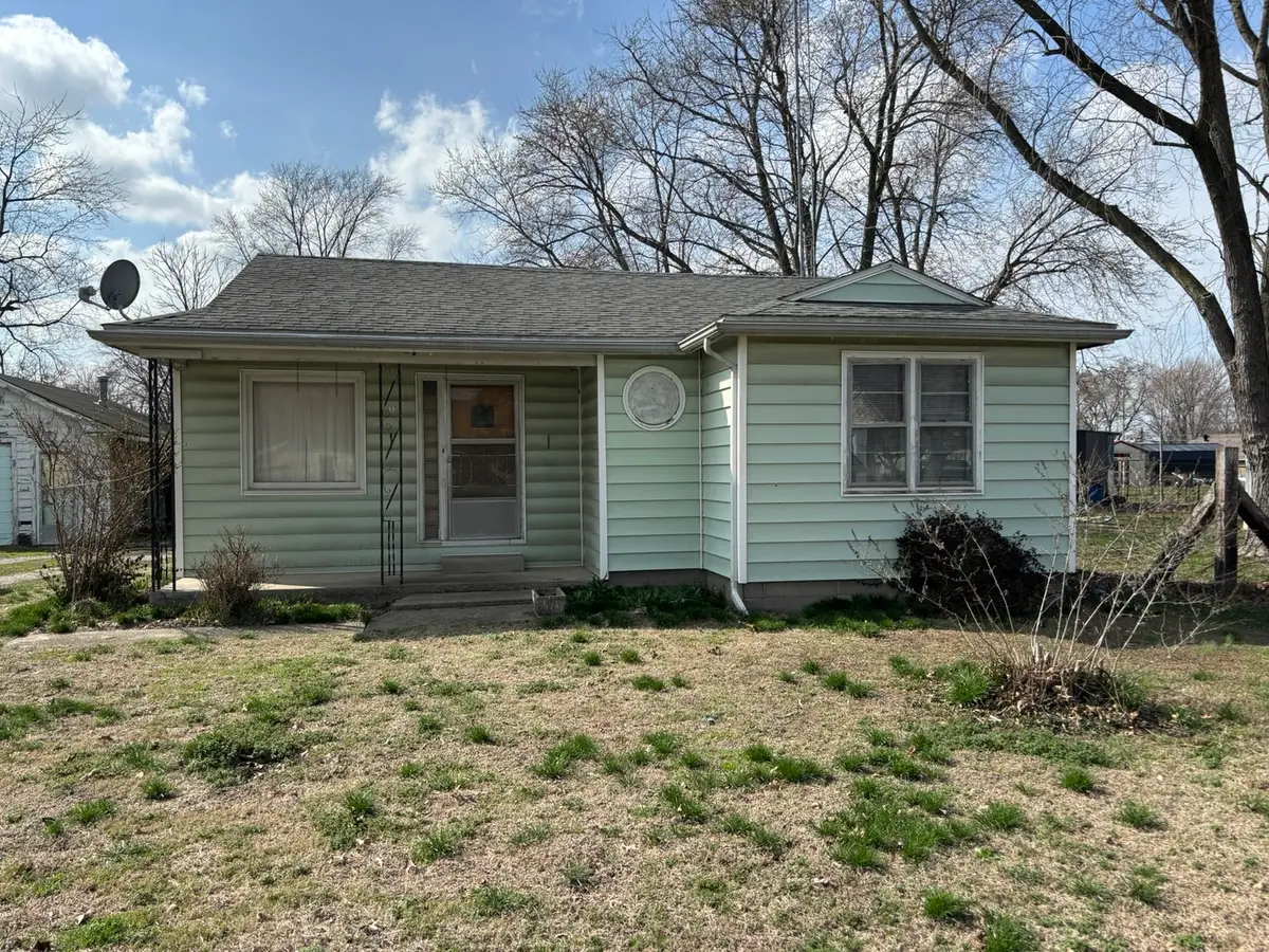 107 Dewolf Street, Odin, IL 62870 - #1