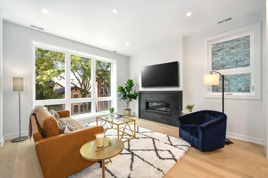 867 N Marshfield Avenue #2, Chicago, IL 60622 - #3