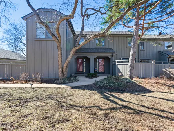 186 Shoreline Road, Barrington, IL 60010