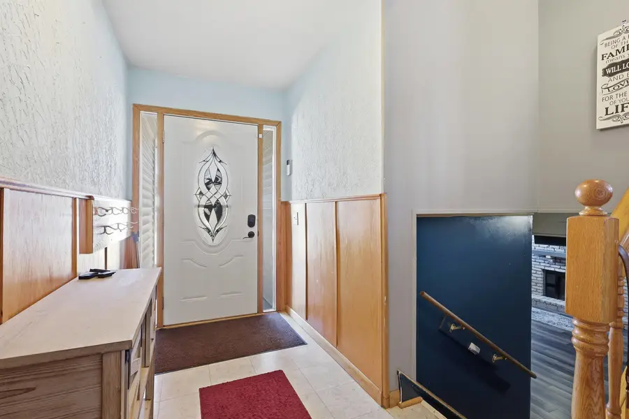 407 W Oak Street, Eldridge, IA 52748 - #3