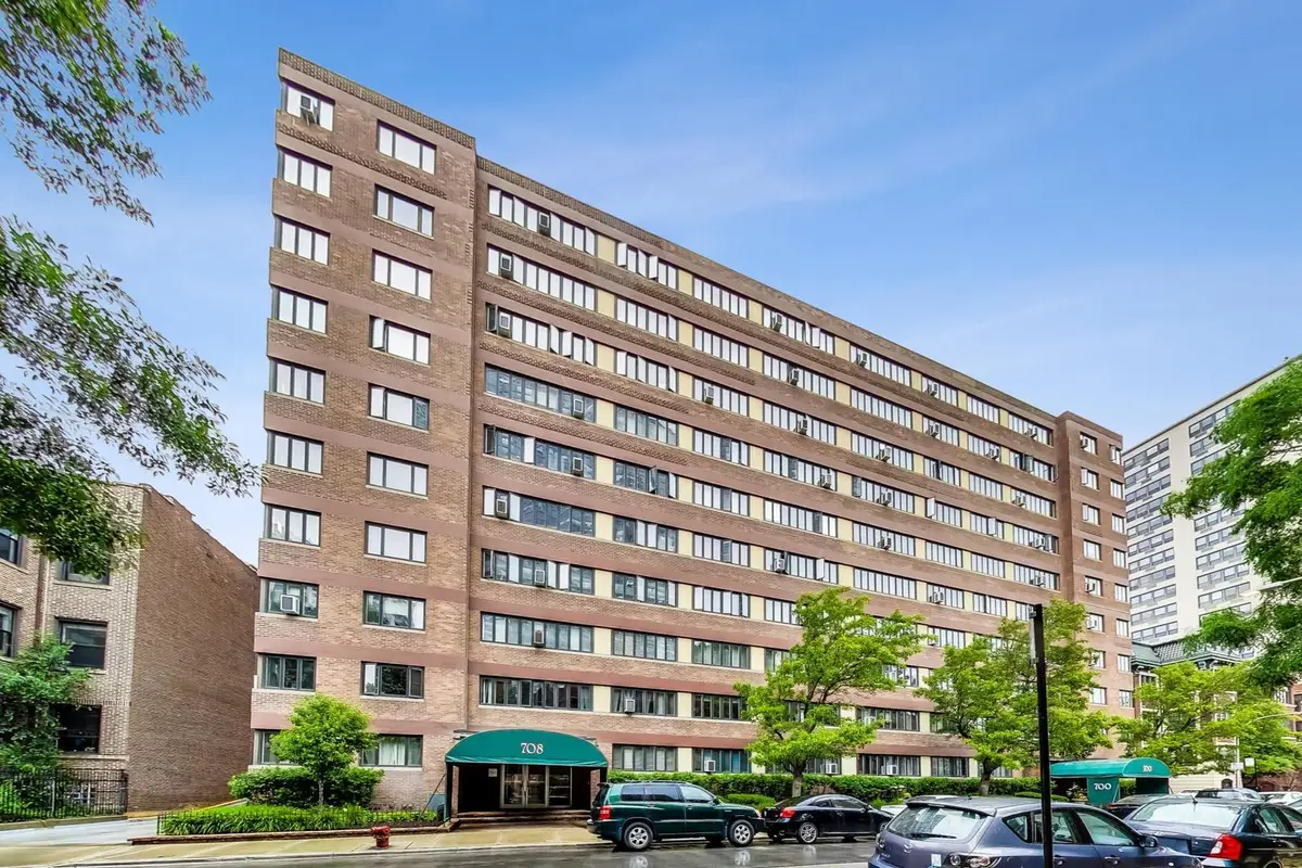 708 W Bittersweet Place #512, Chicago, IL 60613 - #1