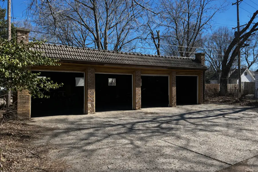 2123 Douglas Street, Rockford, IL 61103 - #3