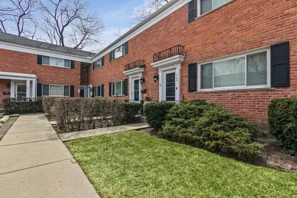 573 Shorely Drive, Barrington, IL 60010