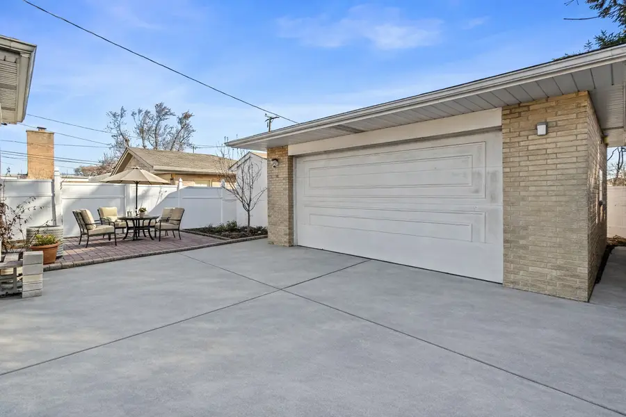 8653 N Merrill Street, Niles, IL 60714 - #3