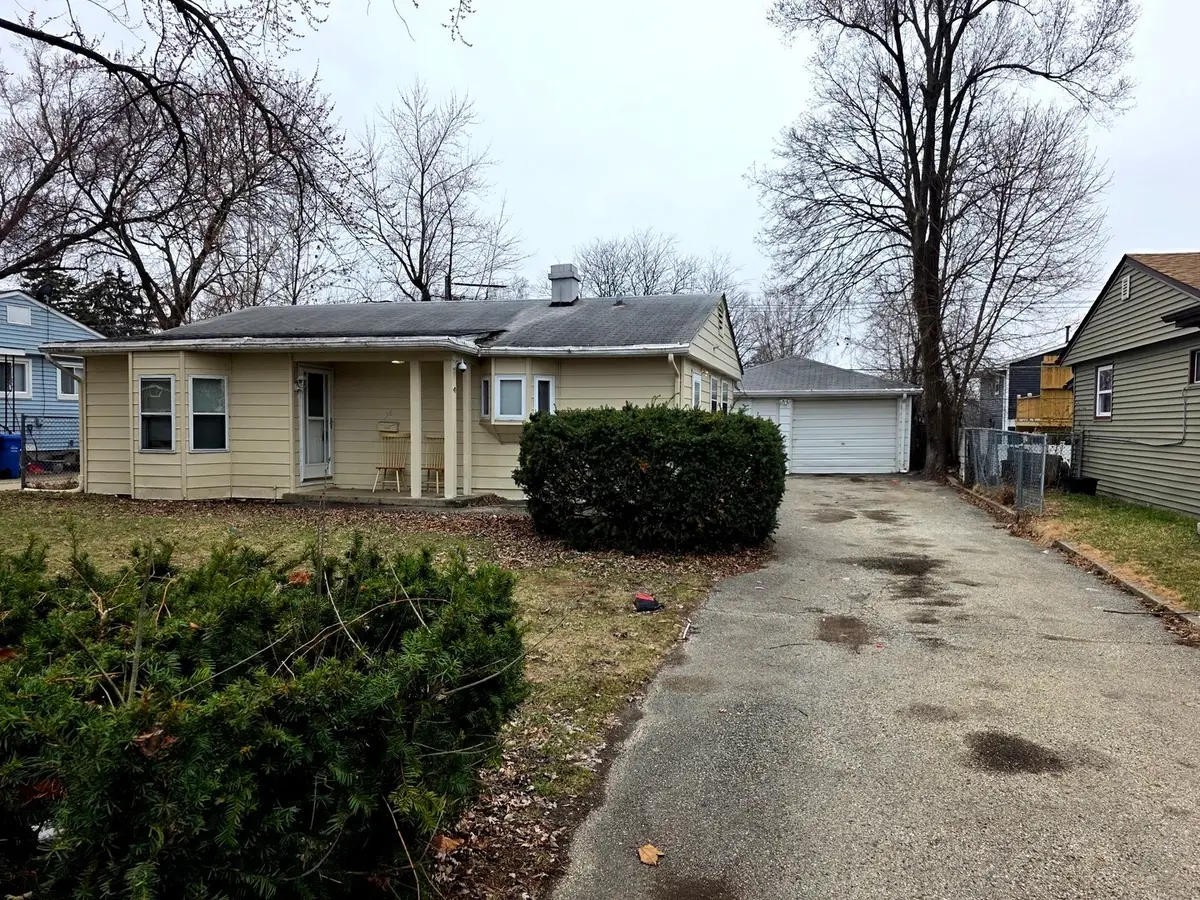 28 Hickory Drive, Carpentersville, IL 60110 - #1