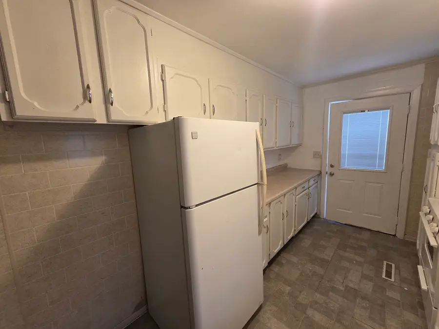 28 Hickory Drive, Carpentersville, IL 60110 - #3