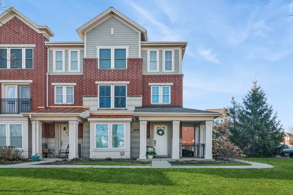 2238 S Crambourne Way, Arlington Heights, IL 60005 - #1