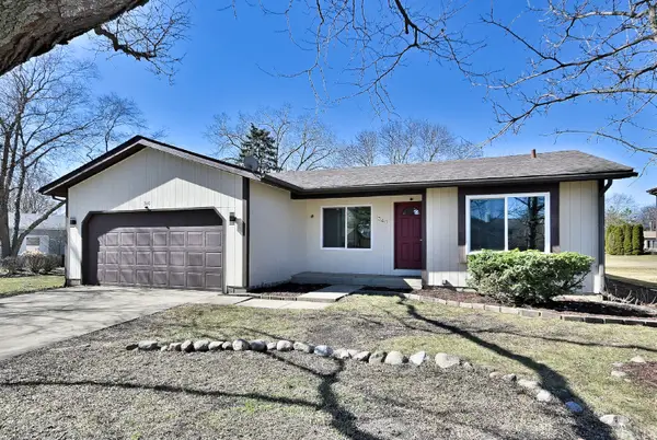 340 Somerset Drive, Streamwood, IL 60107