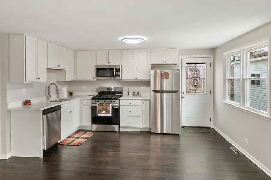 1529 Leslie Avenue, Round Lake Beach, IL 60073 - #2