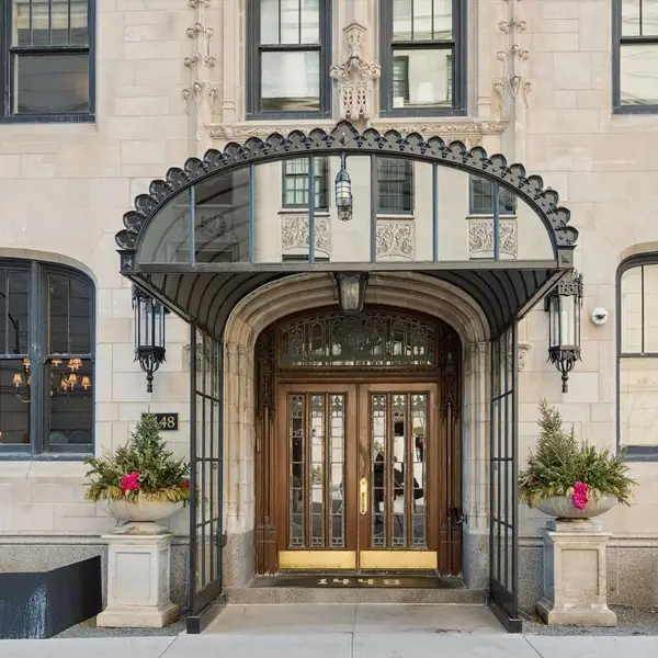 Address Withheld By Seller, Chicago, IL 60610