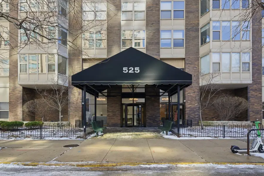 525 W Hawthorne Place #2707, Chicago, IL 60657 - #3