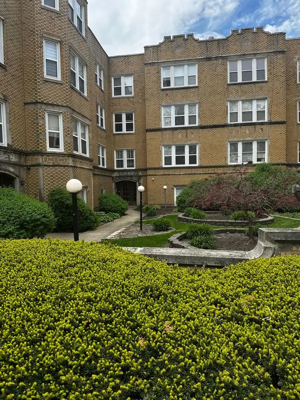 6316 N Richmond Street #2A, Chicago, IL 60659